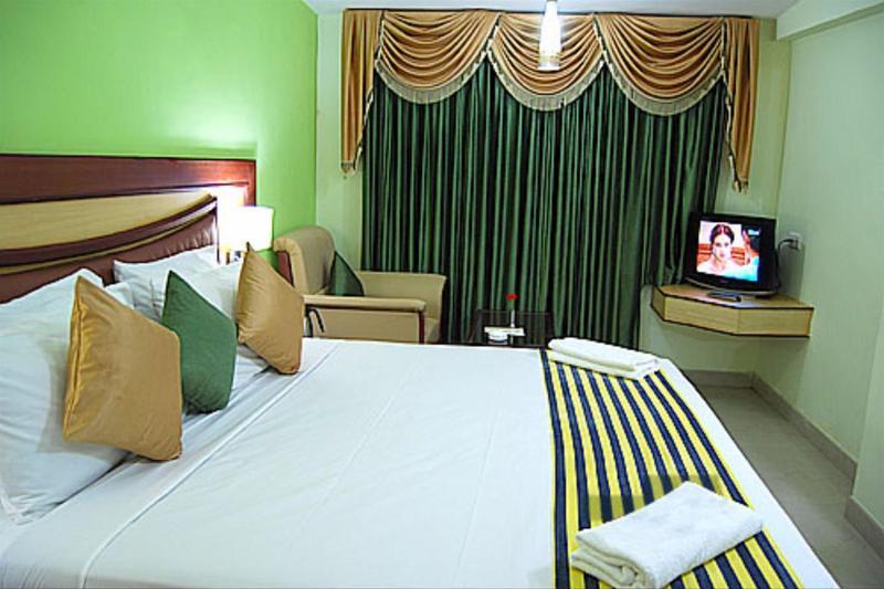 Ponmariresidency Hotel Ooty Exterior foto