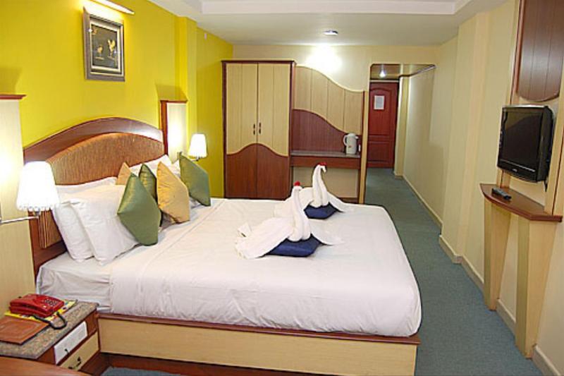 Ponmariresidency Hotel Ooty Exterior foto